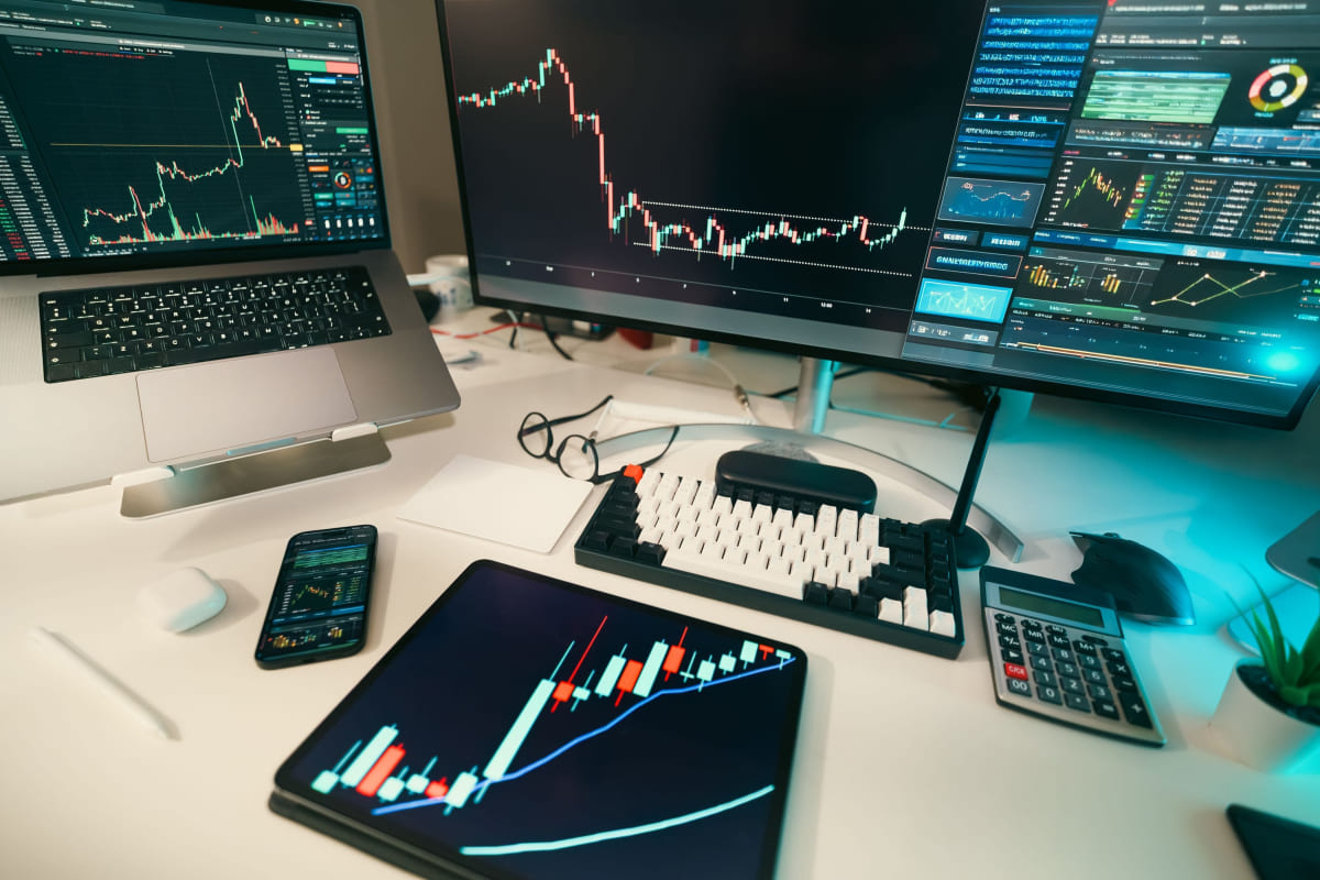 financial planning trading desk